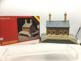 Hornby R511 OO Gauge Waiting Room