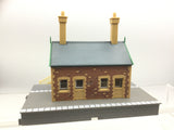 Hornby R511 OO Gauge Waiting Room
