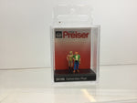 Preiser 28186 HO/OO Gauge Walking Couple Figure