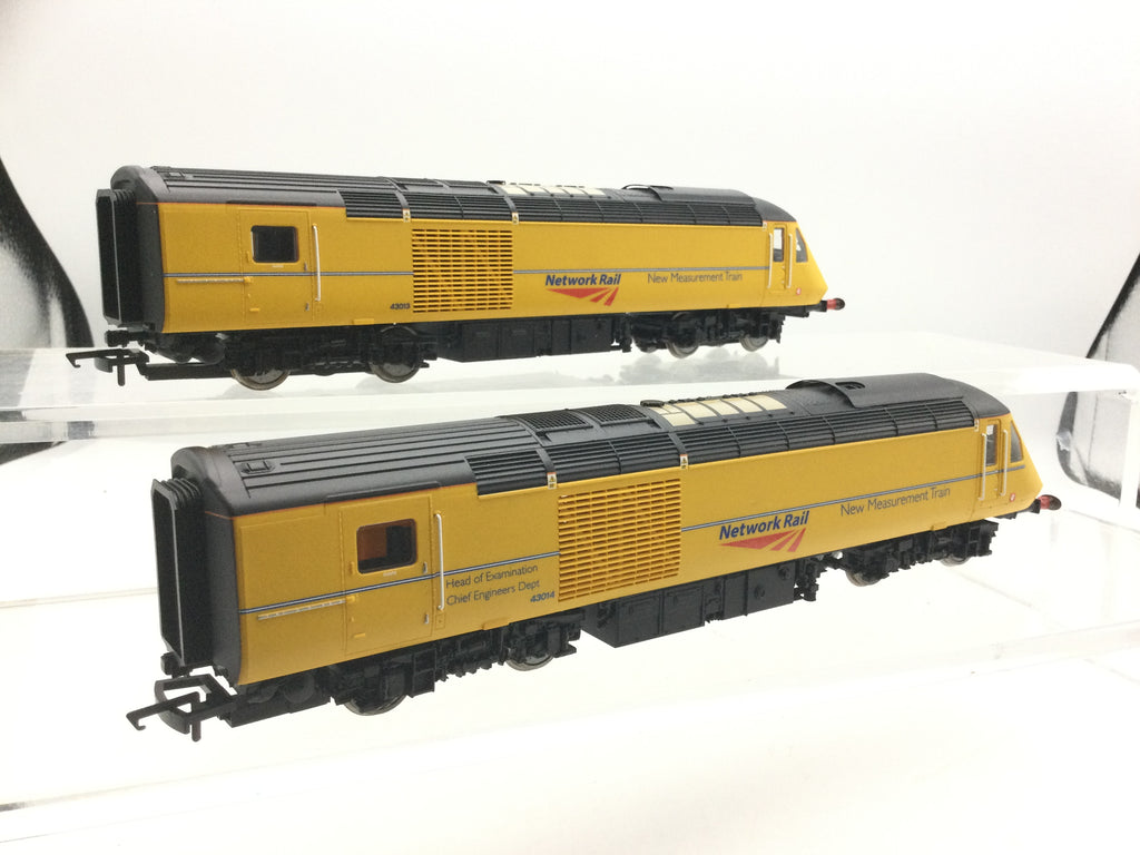 Hornby R484 Hornby R2984 OO Gauge Network Rail New Measurement Train HST Power Cars