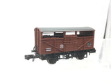 Graham Farish 373-262 N Gauge BR Bauxite 8t Cattle Van B893085