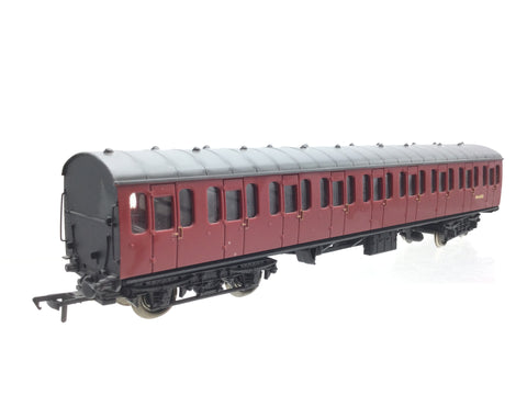 Bachmann 34-601A OO Gauge BR Red Mk1 57ft Suburban 2nd Coach M46083
