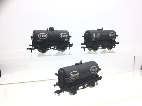Bachmann 37-666 OO Gauge Set of 3 Esso 14t Tank Wagons Weathered