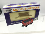 Dapol NB-071 N Gauge 7 Plank Wagon Bourne Fisher Colliery, Wigan