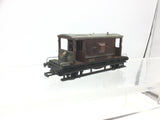 Mainline 37-139 OO Gauge BR 16' Brake Van B951480 Weathered