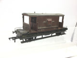 Mainline 37-139 OO Gauge BR 16' Brake Van B951480 Weathered
