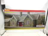 Hornby R9680 OO Gauge Skaledale Dent Station