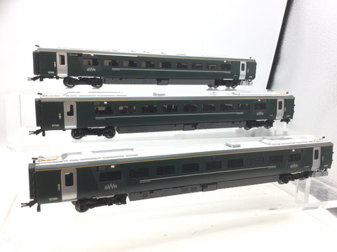 Hornby R4870 OO Gauge GWR Class 800/0 Coach Pack