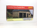 Hornby R9850 OO Gauge Skaledale Country Farm Tractor Shed