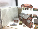 Job Lot of Assorted Kit Built OO/HO Gauge Buildings and Accessories (L5)