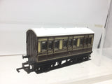 Hornby R446 OO Gauge GWR 4 Wheel Coach