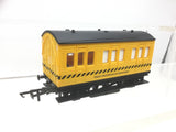 Hornby R296 OO Gauge Track Cleaning Coach (L1)
