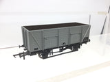 Hornby R6108E OO Gauge BR 9 Plank Open Wagon E30938