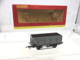 Hornby R6108E OO Gauge BR 9 Plank Open Wagon E30938