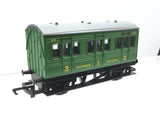 Hornby R4121 OO Gauge SR Malachite Green 4 Wheel Coach 100