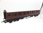 Hornby R4389 OO Gauge LMS Stanier Brake Coach 5200