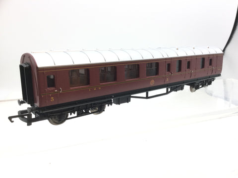 Hornby R4389 OO Gauge LMS Stanier Brake Coach 5200