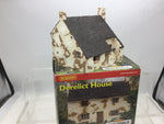 Hornby R8562 OO Gauge Skaledale Derelict House
