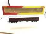 Hornby R4389 OO Gauge LMS Stanier Brake Coach 5200