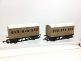 Hornby R1030 OO Gauge LNER Teak 4 Wheel Coach x2