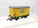 Wrenn W5022 OO Gauge Banana Van Fyffes (Dark Yellow)(L2)