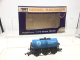 Dapol B667 OO Gauge 6 Wheel Milk Tanker Express Dairy, Ruislip (RENUMBERED)