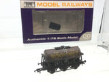 Dapol B831 OO Gauge 6 Wheel Milk Tanker West Park Dairy Co (RENUMBERED)