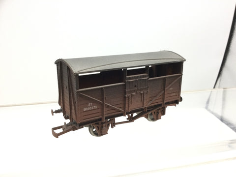 Dapol 4F-020-006 OO Gauge BR Cattle Wagon B893375 Weathered