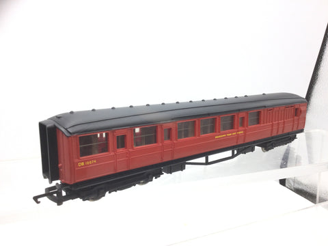 Hornby R1029 OO Gauge BR Red Gresley Breakdown Coach DB10074