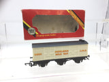 Hornby R671 OO Gauge Six Wheeled Insulated Milk Van