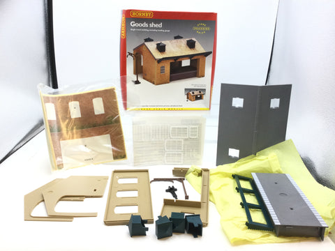 Hornby R8002 OO Gauge Goods Shed