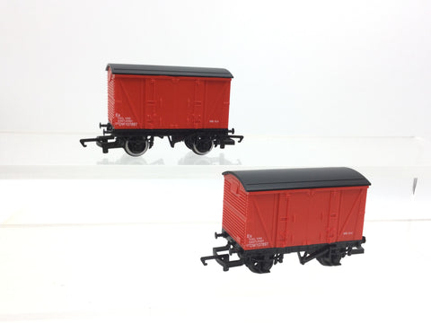 Hornby R045 OO Gauge BR VEA Vanwide DW 107897 Eastleigh Red Livery