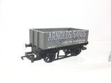 Hornby OO Gauge 5 Plank Wagon Arnolds Sands Grey