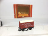 Hornby R722 OO Gauge Kit Kat Covered Van