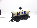 Hornby R105 OO Gauge Thomas & Friends Tidmouth Milk Tank Wagon