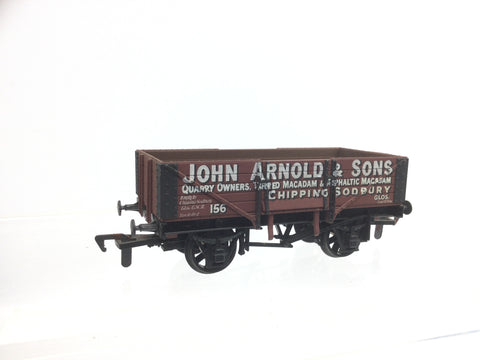 Airfix 54376 OO Gauge 5 Plank Wagon John Arnold & Sons