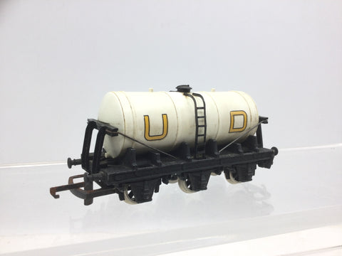 Wrenn W4657 OO Gauge 6 Wheel Milk Tank UD