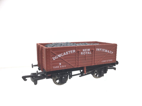 Dapol/BRM OO Gauge 7 Plank Wagon Doncaster Royal Infirmary (Chipped)