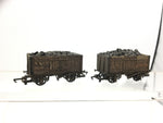 Hornby R6088 OO Gauge 8 Plank Wagons Ammanford x2 (Weathered)(L1)