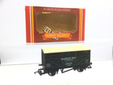 Hornby R215 OO Gauge Harvey Bros Cattle Van