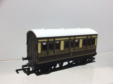 Hornby R446 OO Gauge GWR 4 Wheel Coach