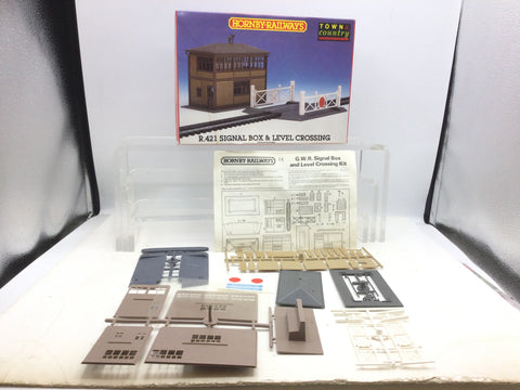 Hornby R421 OO Gauge Signal Box and Level Crossing Kit (OPENED)