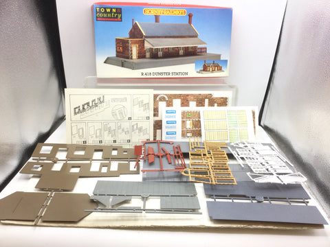 Hornby R418 OO Gauge Dunster Station Kit
