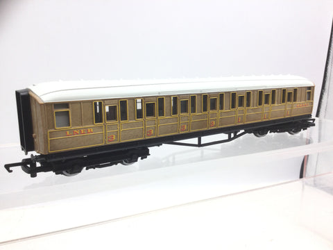 Hornby R477 OO Gauge LNER Gresley Composite Coach 22357