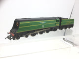 Hornby R374 OO Gauge SR Green Battle of Britain Class 21C166 Spitfire