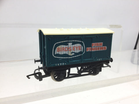 Hornby R105 OO Gauge Birds Eye Fish Fingers Van