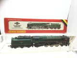Hornby R063 OO Gauge BR Green 70000 Britannia Steam Loco (L2)