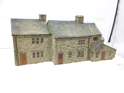 SD Mouldings 243 N Gauge Row of Cottages