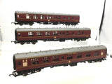 Hornby R4229 OO Gauge The Pines Express Coach Pack