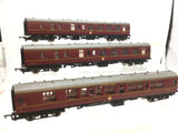 Hornby R4229 OO Gauge The Pines Express Coach Pack